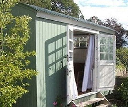Posh Huts Farmstay Falstone Bagian luar foto