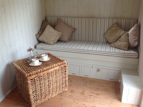 Posh Huts Farmstay Falstone Bagian luar foto